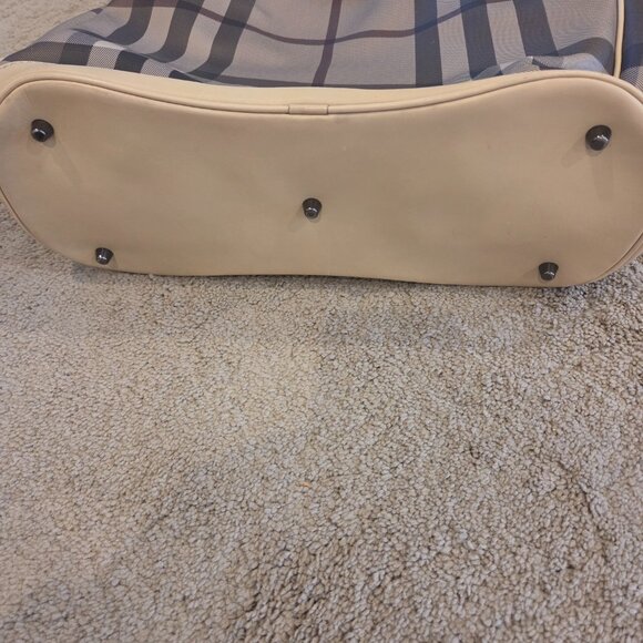 Burberry Large Horseferry Bucket Bag NWOT + Matching Wallet - Picture 4 of 13